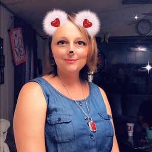 Meet your Posher, Cynthia